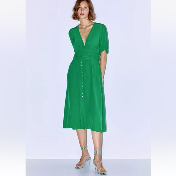 Zara Green Buttoned Dress - Picture 2 of 8